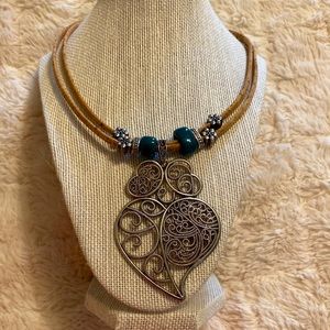 Heart pendant necklace perfect valentines